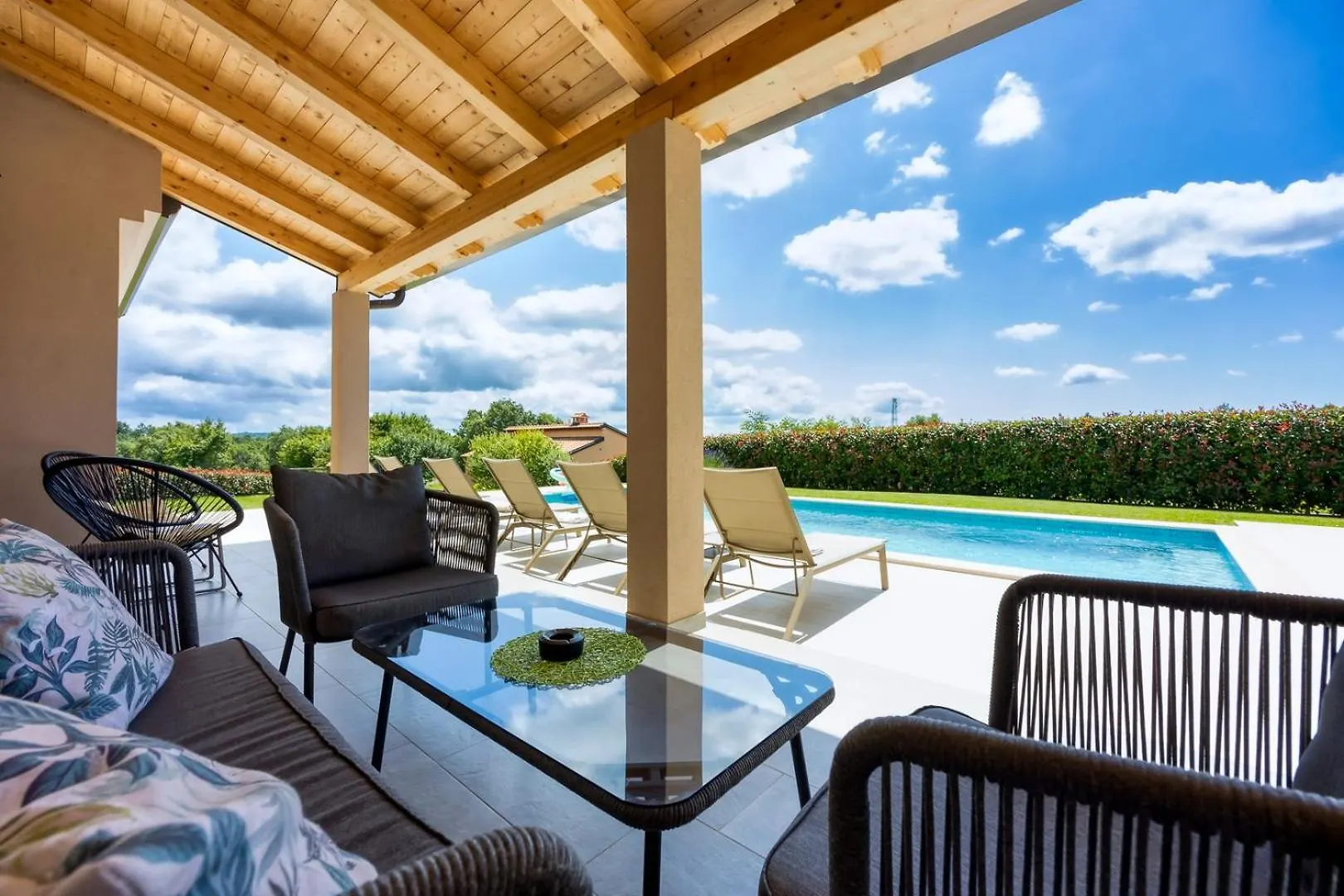 Villa Joze Tinjan 0*,